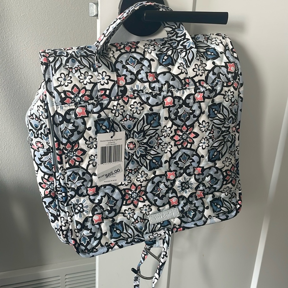 NWT Vera Bradley Grand Hanging Organizer